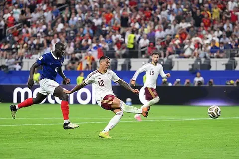 بهدف صاروخي.. بورو يضع قدمًا لمنتخب إسبانيا في نهائي المونديال أمام فرنسا